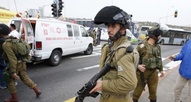 Palestinian wounds five Israelis in suspected acid attack