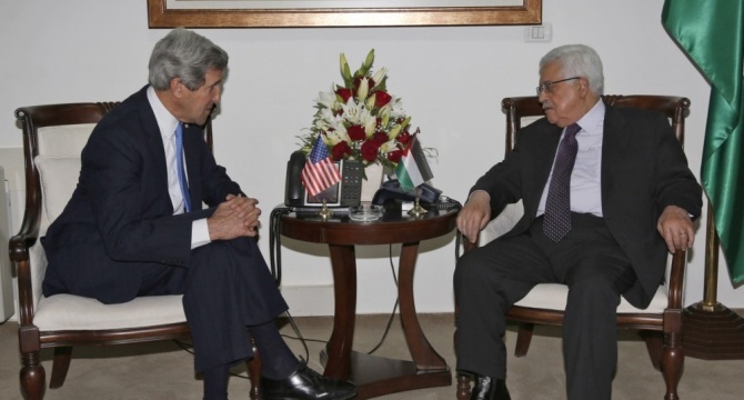 Kerry, Abbas discuss peace talks by phone