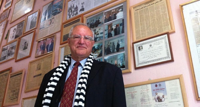 Former Palestinian fighter now battles for a middle path